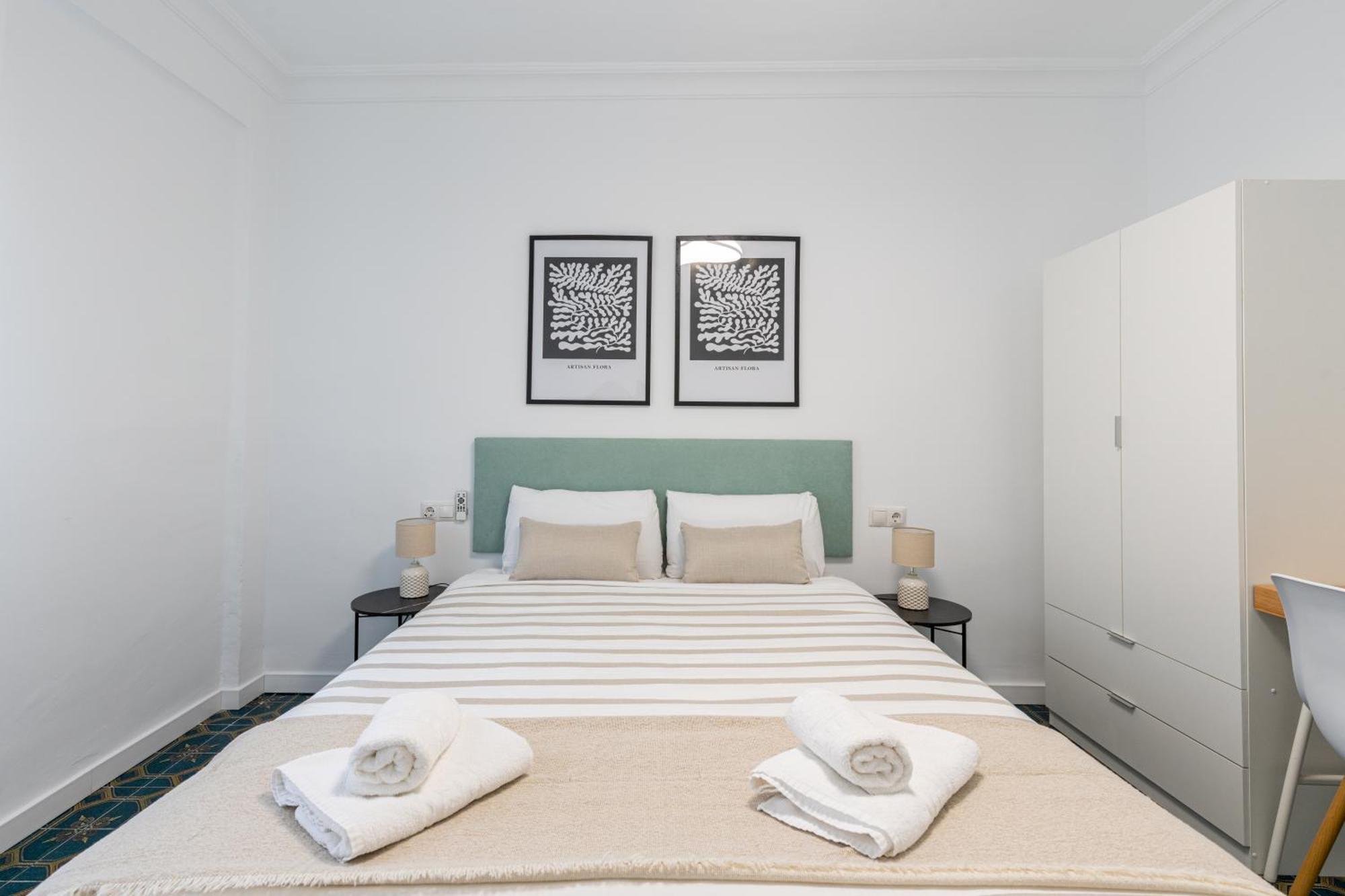 Piso Elegante Y Nuevo De 3 Habitaciones Y 2 Banos Siviglia Esterno foto