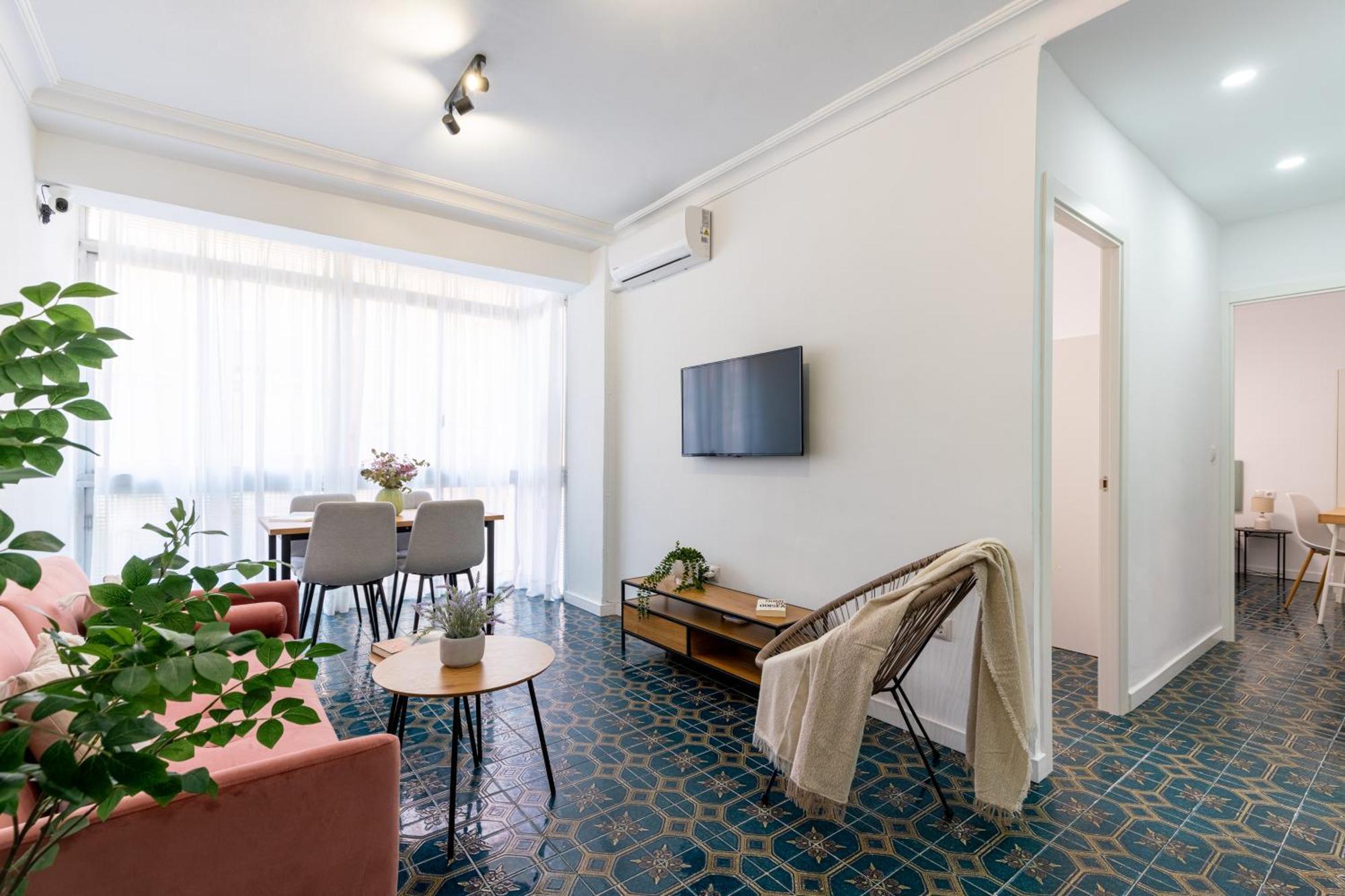 Piso Elegante Y Nuevo De 3 Habitaciones Y 2 Banos Siviglia Esterno foto