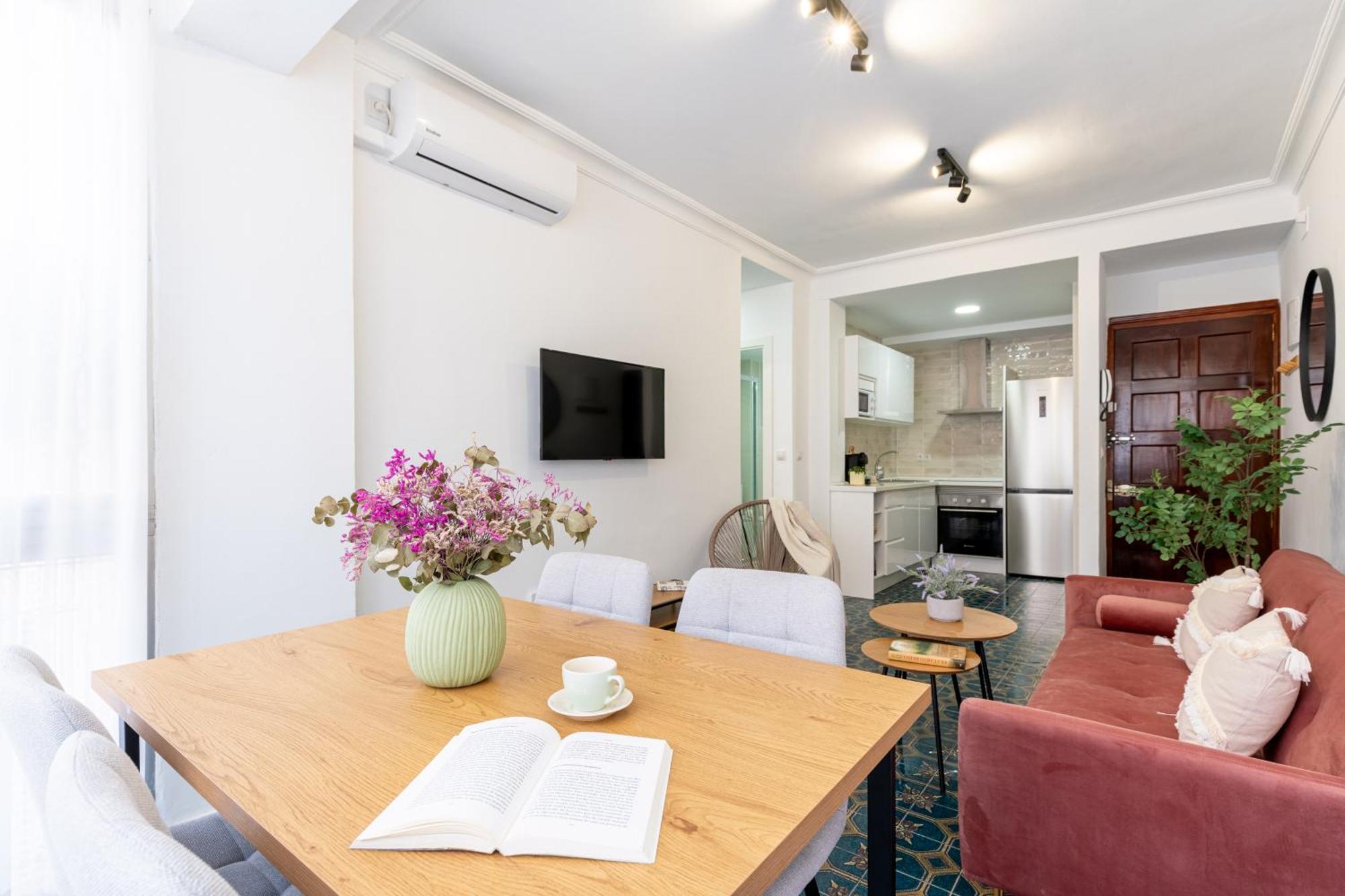 Piso Elegante Y Nuevo De 3 Habitaciones Y 2 Banos Siviglia Esterno foto