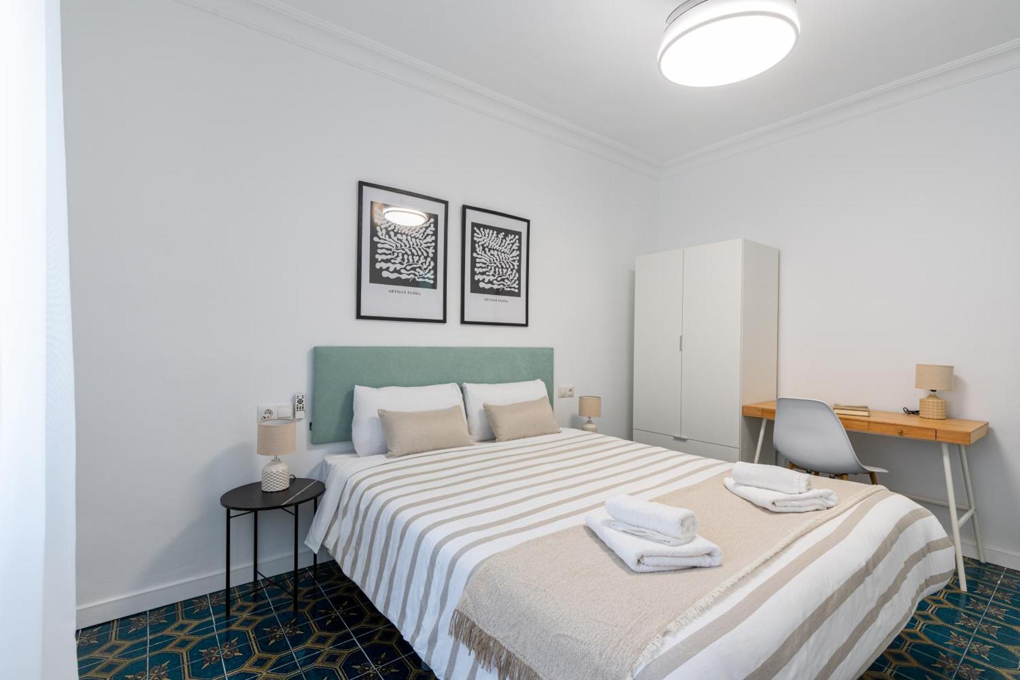 Piso Elegante Y Nuevo De 3 Habitaciones Y 2 Banos Siviglia Esterno foto