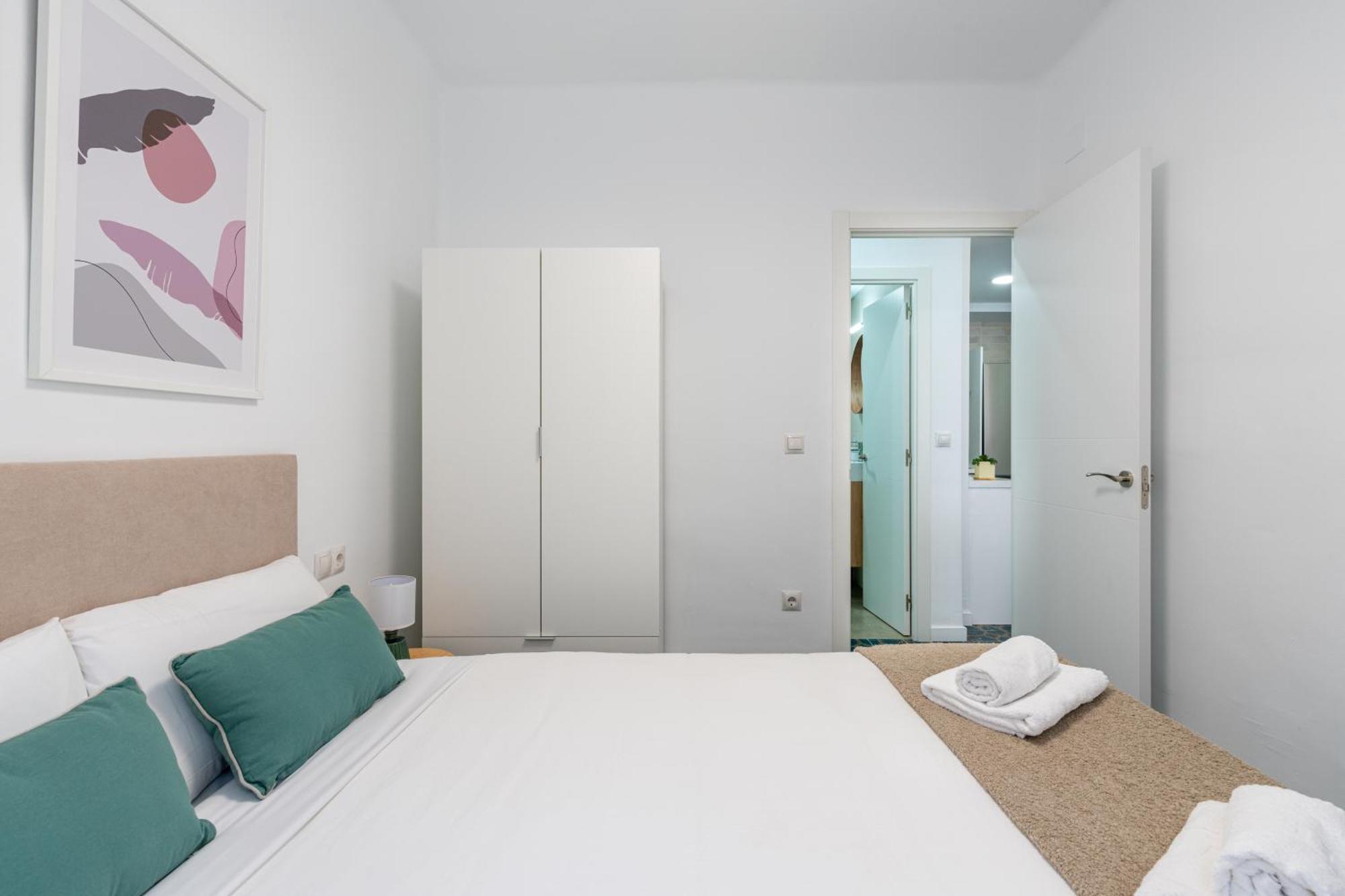 Piso Elegante Y Nuevo De 3 Habitaciones Y 2 Banos Siviglia Esterno foto