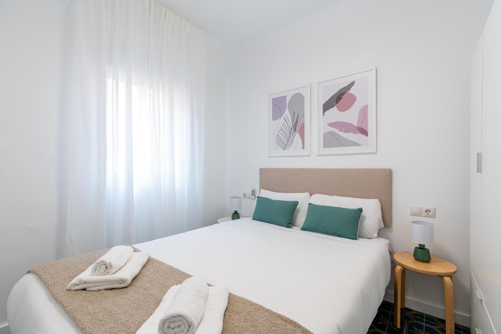 Piso Elegante Y Nuevo De 3 Habitaciones Y 2 Banos Siviglia Esterno foto