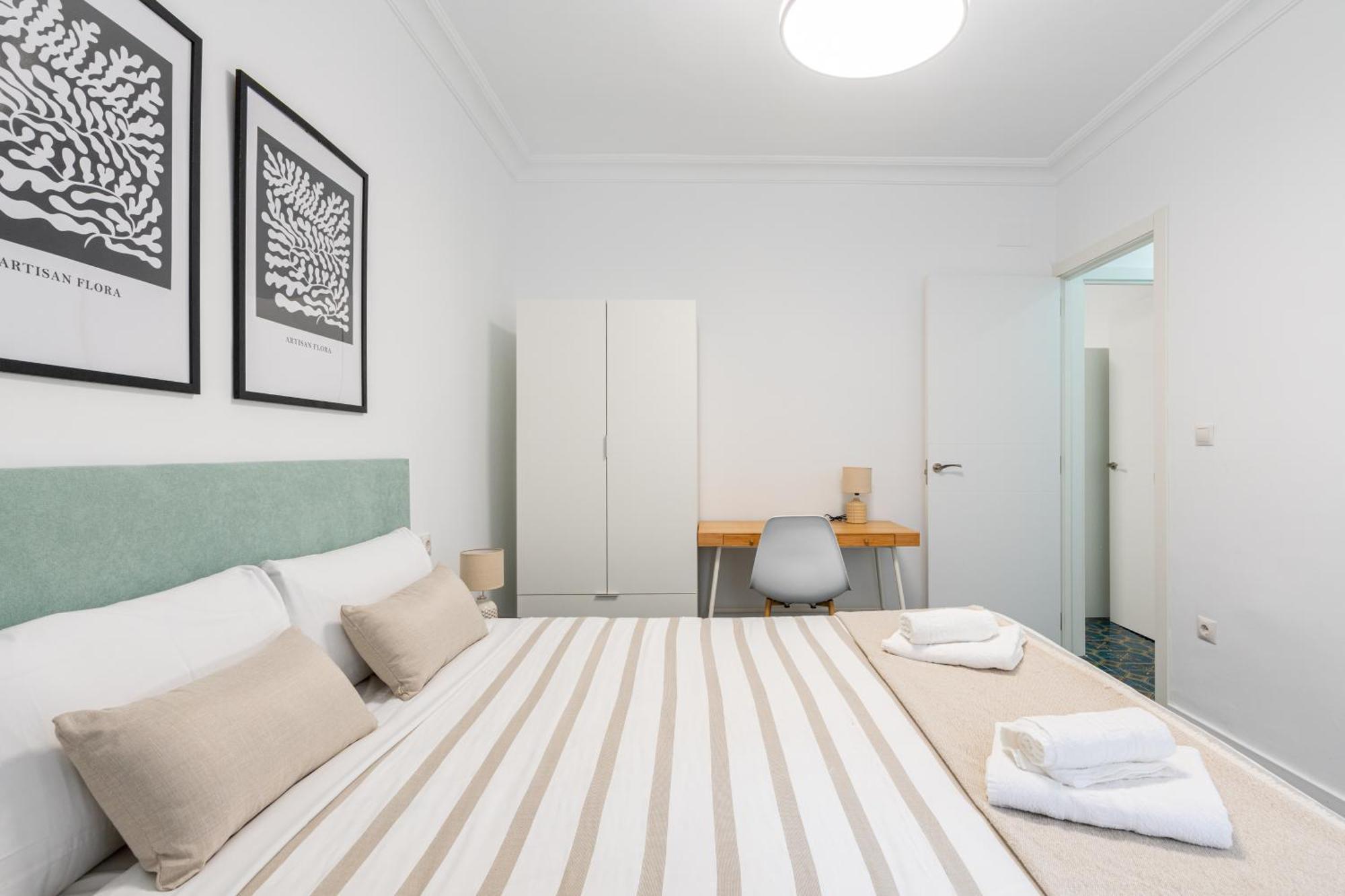 Piso Elegante Y Nuevo De 3 Habitaciones Y 2 Banos Siviglia Esterno foto