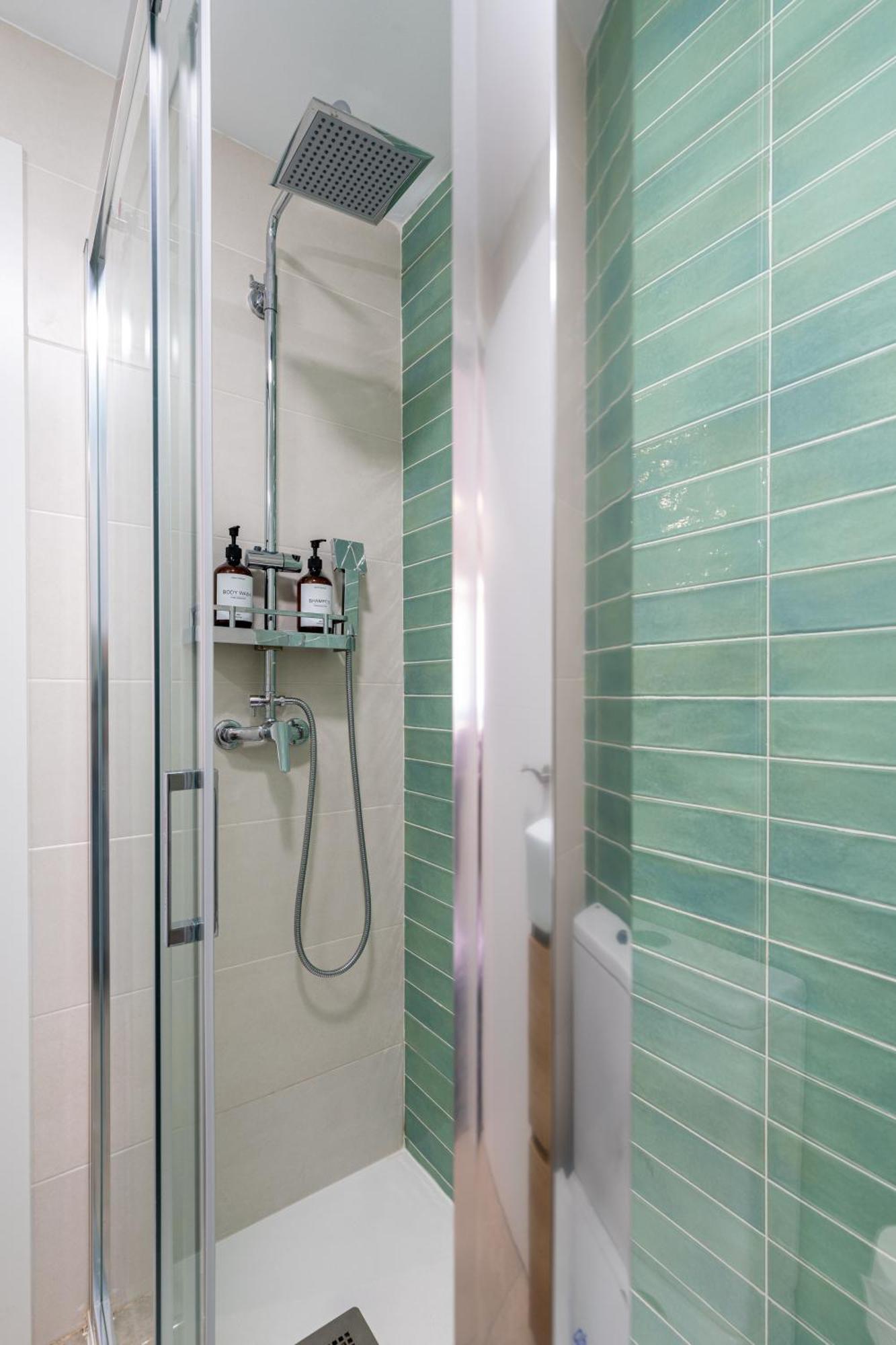 Piso Elegante Y Nuevo De 3 Habitaciones Y 2 Banos Siviglia Esterno foto